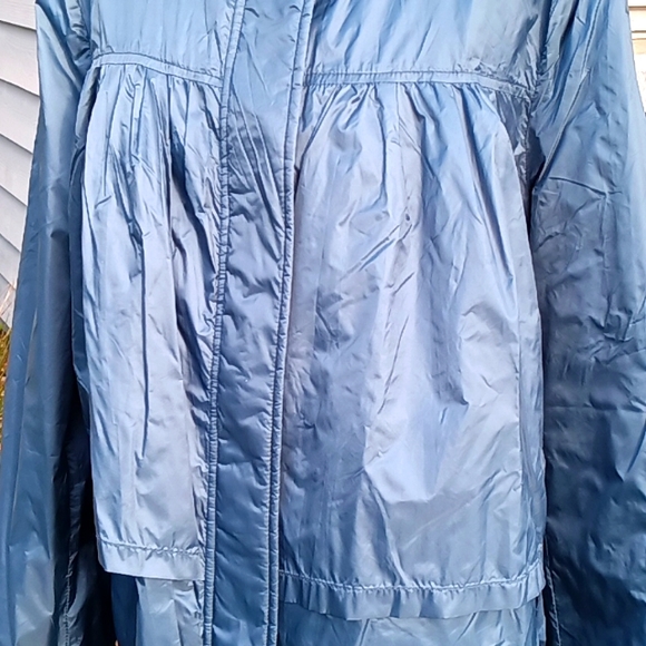 T Tahari nylon jacket windbreaker zip front with hood size L - Picture 4 of 10